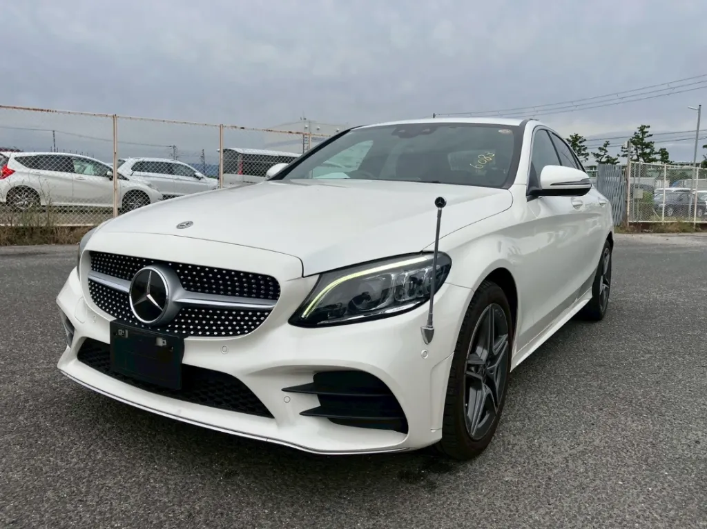MERCEDES BENZ C200